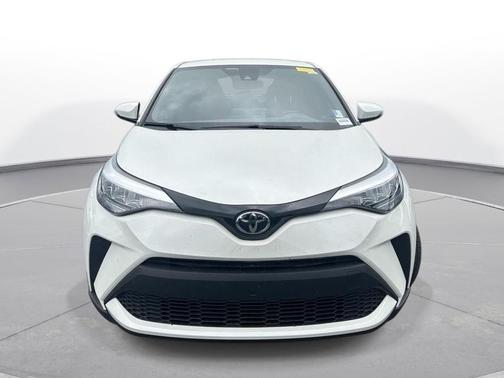 Blizzard Pearl 2020 Toyota C-HR XLE