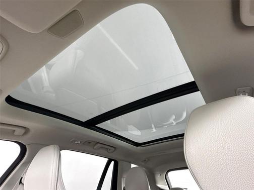 Vapour Grey Metallic 2025 Volvo XC90 B6 Plus 7-Seater