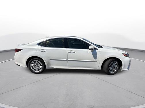 Eminent White Pearl 2016 Lexus ES 350 Base