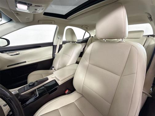Eminent White Pearl 2016 Lexus ES 350 Base
