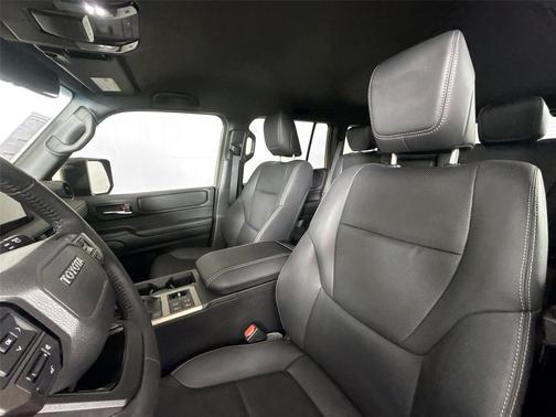 Trail Dust w/Grayscape Roof 2024 Toyota Land Cruiser Base