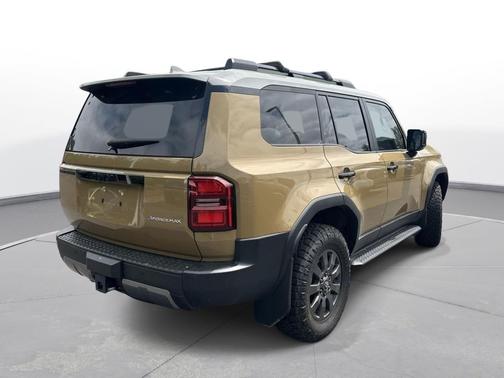 Trail Dust w/Grayscape Roof 2024 Toyota Land Cruiser Base