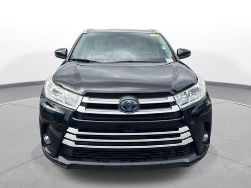 Midnight Black Metallic 2019 Toyota Highlander Hybrid XLE
