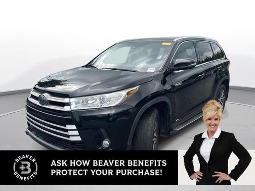 Midnight Black Metallic 2019 Toyota Highlander Hybrid XLE