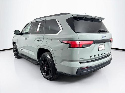 2024 Toyota Sequoia SR5