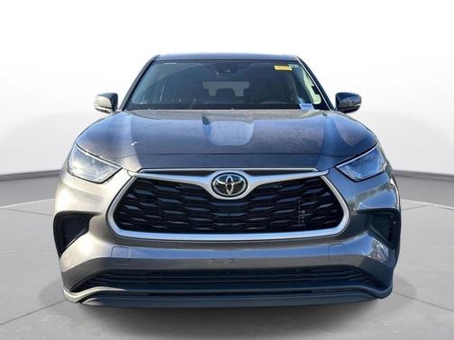 Magnetic Gray Metallic 2023 Toyota Highlander L