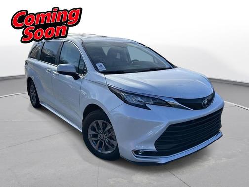 2023 Toyota Sienna XLE