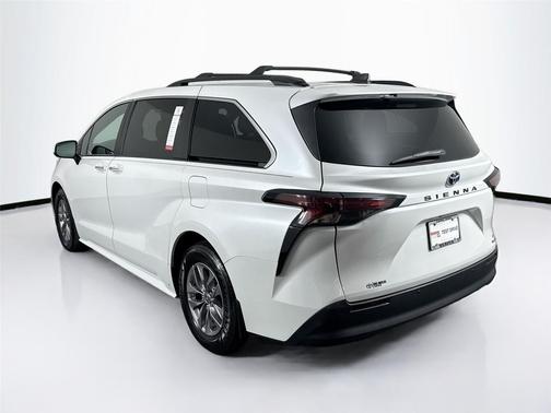2023 Toyota Sienna XLE