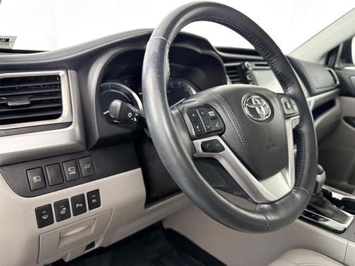 Predawn Gray Mica 2017 Toyota Highlander Hybrid Platinum