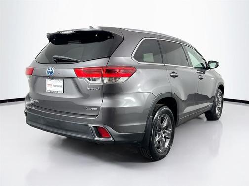 Predawn Gray Mica 2017 Toyota Highlander Hybrid Platinum