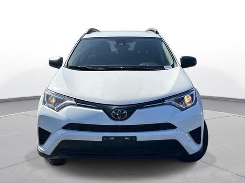 Super White 2018 Toyota RAV4 LE
