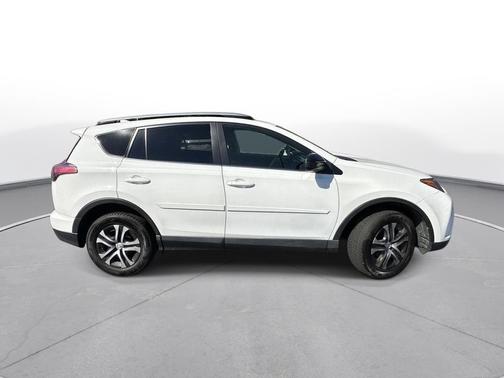 Super White 2018 Toyota RAV4 LE