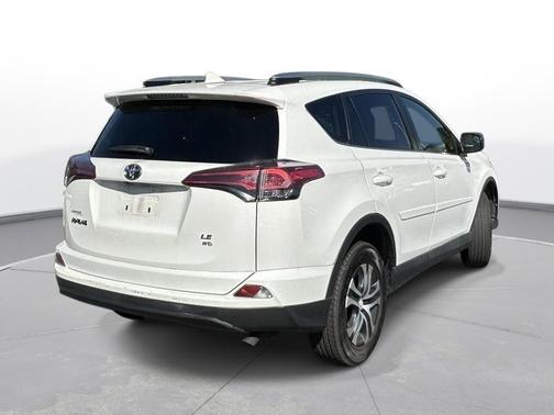 Super White 2018 Toyota RAV4 LE