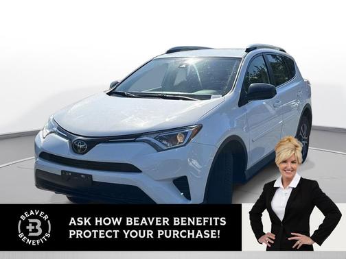Super White 2018 Toyota RAV4 LE