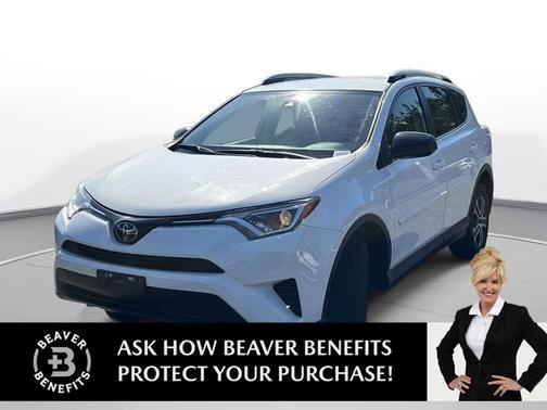Super White 2018 Toyota RAV4 LE