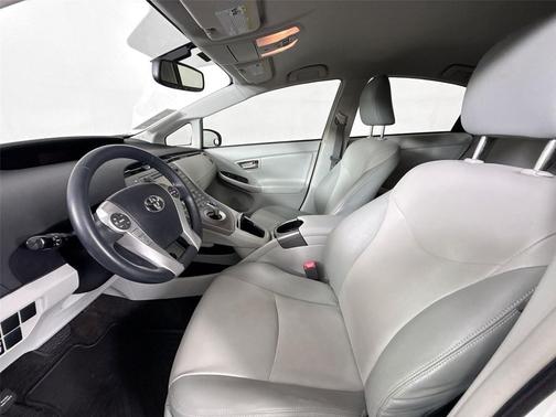 Blizzard Pearl 2013 Toyota Prius Five