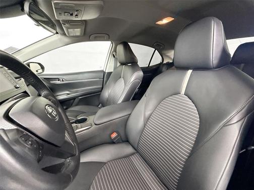 Ice Cap 2024 Toyota Camry SE