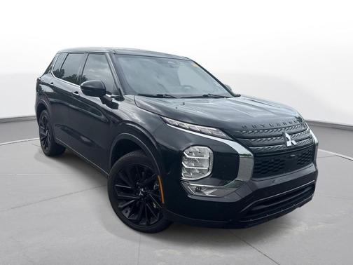 Black Diamond 2024 Mitsubishi Outlander SE S-AWC