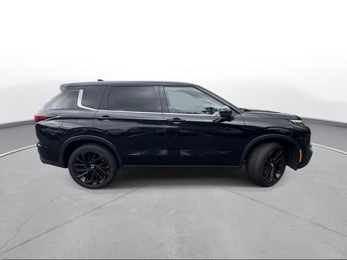 Black Diamond 2024 Mitsubishi Outlander SE S-AWC