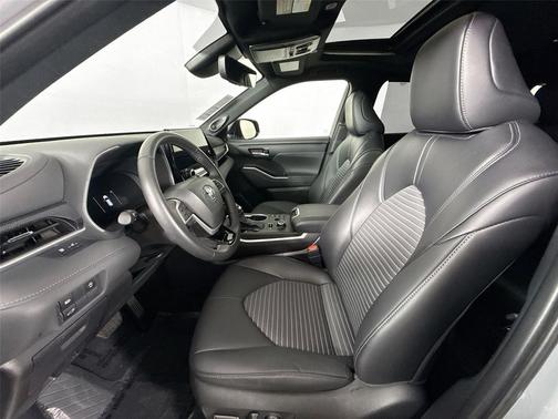 2025 Toyota Highlander XSE