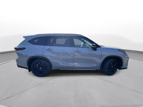 2025 Toyota Highlander XSE