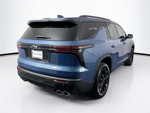 Lakeshore Blue Metallic 2024 Chevrolet Traverse LT