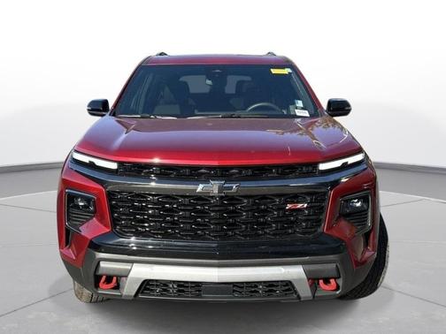 Radiant Red Tintcoat 2025 Chevrolet Traverse AWD Z71