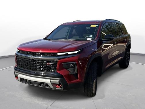 Radiant Red Tintcoat 2025 Chevrolet Traverse AWD Z71