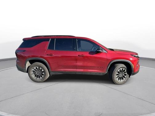 Radiant Red Tintcoat 2025 Chevrolet Traverse AWD Z71