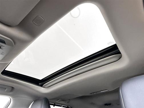 Blizzard Pearl 2020 Toyota Highlander XLE