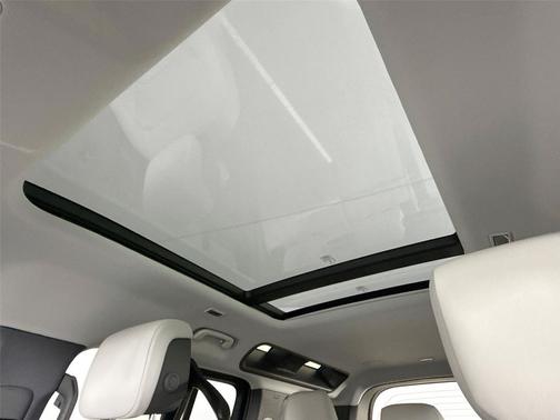 2025 Land Rover Defender 110 P400 X-Dynamic SE