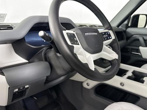 2025 Land Rover Defender 110 P400 X-Dynamic SE