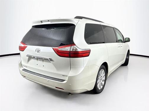 2016 Toyota Sienna XLE
