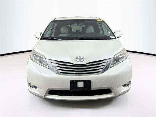 2016 Toyota Sienna XLE