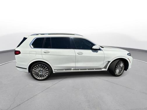 Alpine White 2021 BMW X7 xDrive40i