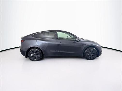 2024 Tesla Model Y RWD
