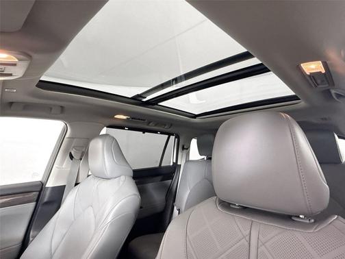 2024 Toyota Highlander Platinum