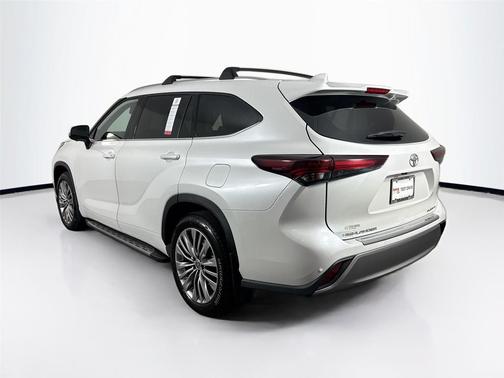 2024 Toyota Highlander Platinum