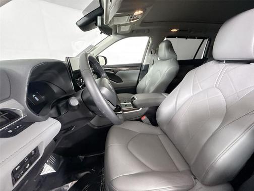 2024 Toyota Highlander Platinum