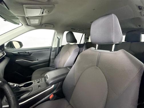 Wind Chill Pearl 2023 Toyota Highlander LE