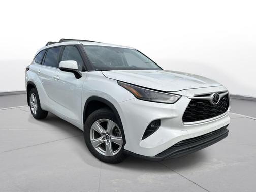 Wind Chill Pearl 2023 Toyota Highlander LE