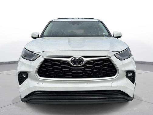 Wind Chill Pearl 2023 Toyota Highlander LE