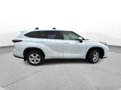 Wind Chill Pearl 2023 Toyota Highlander LE