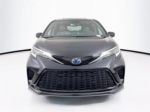 2022 Toyota Sienna XSE 7 Passenger