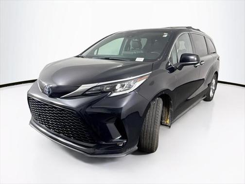 2022 Toyota Sienna XSE 7 Passenger