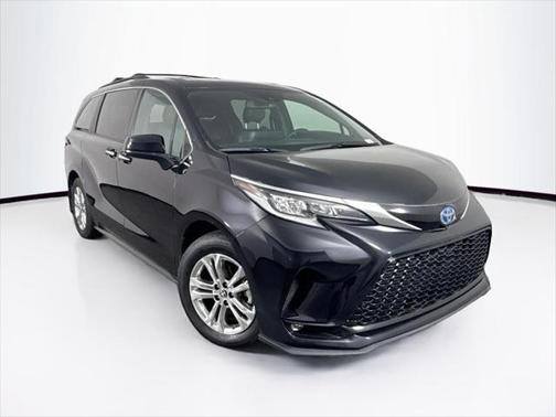 2022 Toyota Sienna XSE 7 Passenger