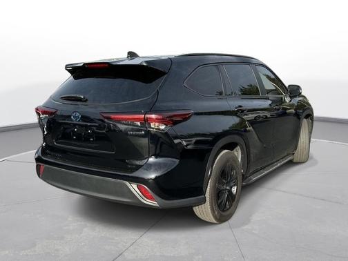 2024 Toyota Highlander Hybrid XLE