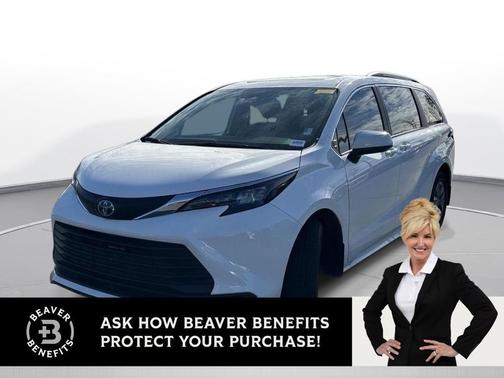 2025 Toyota Sienna LE