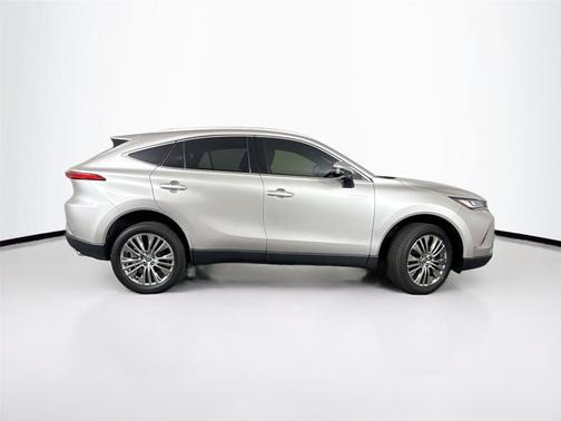2022 Toyota Venza XLE