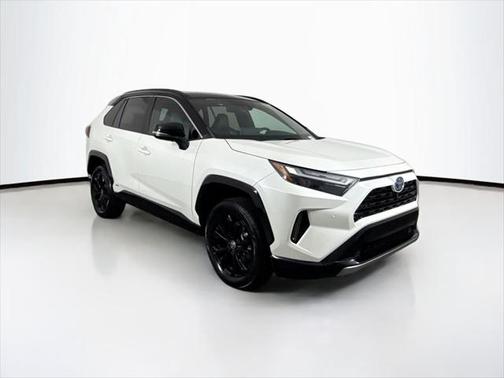 2022 Toyota RAV4 Hybrid SE